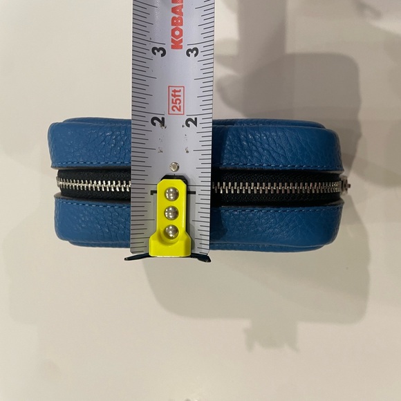 Coach X Peanuts Mini Boxy Cosmetic Case With Snoopy And Friends 6447 - Picture 11 of 13